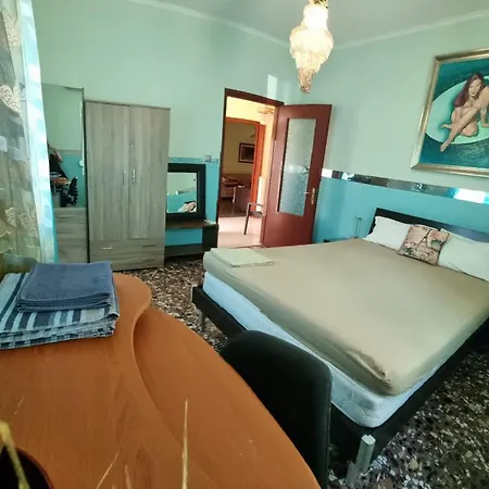 アパート Eclectic 104 Sqm Home,3' To The 15' To Old Port