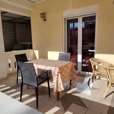 Eclectic 104 Sqm Home,3' To The 15' To Old Port アパート